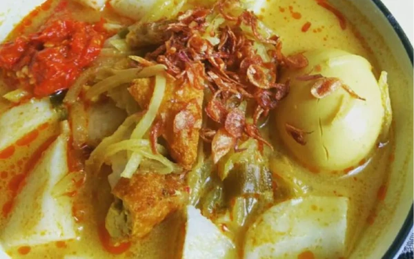 Thumbnail Berita - Makna Ketupat dan Lontong Sayur, Menu Andalan yang Menghangatkan Suasana Idulfitri