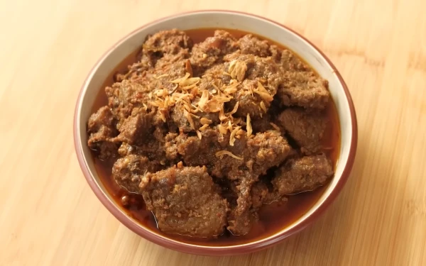 Thumbnail Berita - Rendang Daging Bumbu Jawa ala Chef Devina Hermawan, Cocok untuk Menu Lebaran