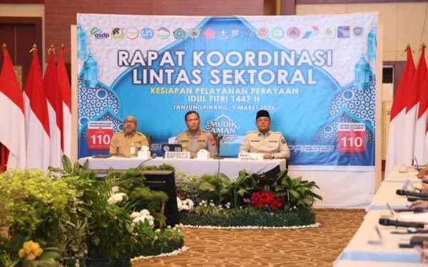 Thumbnail Berita - Kapolda Kepri Pimpin Rakor Linsek OPS Ketupat 2026, Perkuat Sinergi Pengamanan Mudik Idulfitri