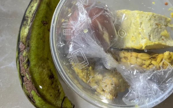 Thumbnail Berita - MBG SPPG Besowo Jatirogo Tuban Tuai Kecaman, Dianggap Mirip Pakan Ternak