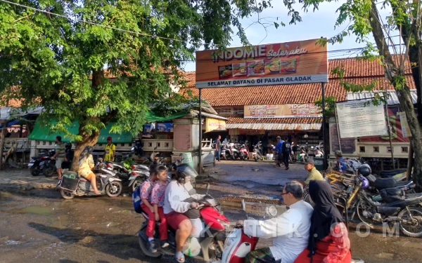 Thumbnail Berita - H-10 Lebaran, Harga Cabai di Pasar Gladak Kaliwungu Kian "Pedas" Tembus Rp95 Ribu