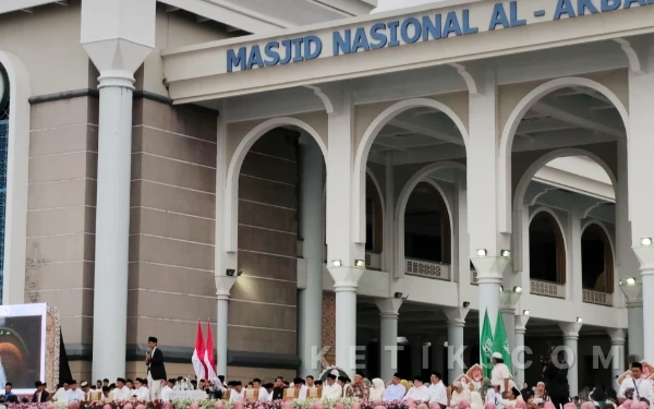 Foto Masjid Al Akbar Surabaya rutin menggelar acara selama Ramadan. (Foto: Fitra/Ketik.com)