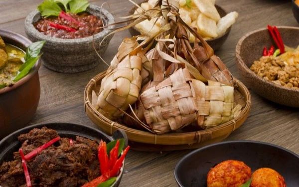 Thumbnail Berita - LEBARAN 1 - Bakso Hingga Rendang, Hidangan Favorit yang Sering Dinikmati Kala Lebaran