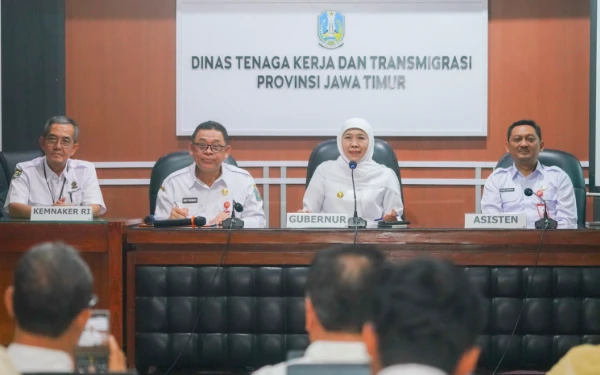 Thumbnail Berita - ‎20 Aduan Masuk Posko THR Jatim, Gubernur Khofifah Ingatkan Perusahaan Bayar Maksimal H-7 Lebaran