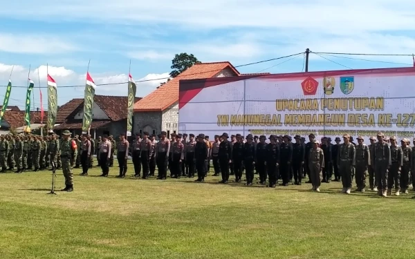 Thumbnail Berita - Kasdam V/Brawijaya Tutup TMMD ke 127 di Kabupaten Kediri, Jalan Desa 1,6 Km Berhasil Dibangun untuk Dongkrak Ekonomi Warga