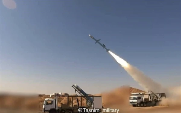 Thumbnail Berita - Serang Pangkalan Militer AS di Kuwait, Iran Klaim Lukai 100 Tentara Amerika