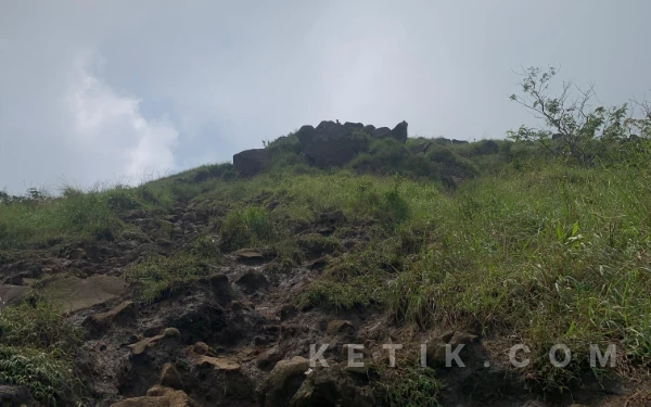 Foto Track Gunung Penanggungan, Mojokerto. (Foto : faydzaki/ketik.com)