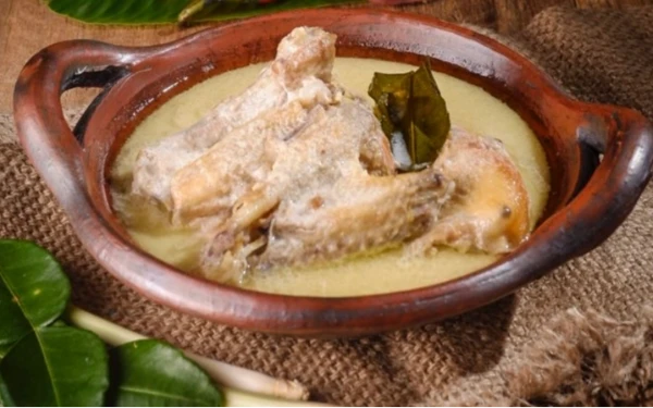 Thumbnail Berita - Tips Jaga Kesehatan saat Lebaran, Batasi Makanan Bersantan Agar Kolesterol Tetap Terkontrol