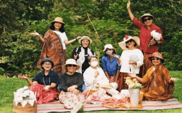 Foto Ilustrasi libur lebaran bersama keluarga 
(Sumber foto Pinterest,The asianparent Indonesia)