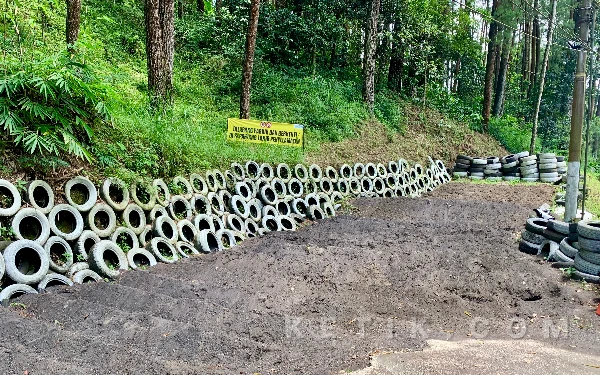 Thumbnail Berita - Ngeri! Jalur Klemuk Kota Batu Rawan Rem Blong, Relawan Minta Tambahan Jalur Penyelamat Sebelum Lebaran 2026