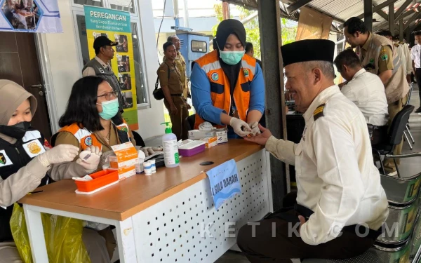 Thumbnail Berita - Cek Kesehatan Jelang Arus Mudik 2026, 10 Sopir Bus di Terminal Arjosari Kota Malang Dinyatakan Tak Laik Mengemudi