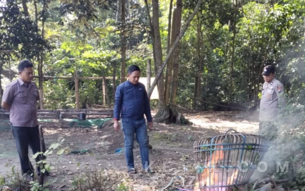 Thumbnail Berita - Polisi Cek Laporan Sabung Ayam di Plosoklaten Kediri, Warga Diimbau Jauhi Perjudian