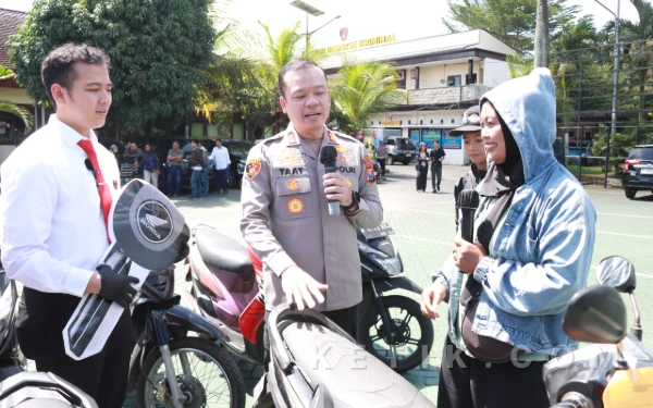 Thumbnail Berita - ‎Bahagia Tak Terhingga! Motor Korban Curanmor di Kabupaten Malang Dikembalikan Polisi Tanpa Biaya