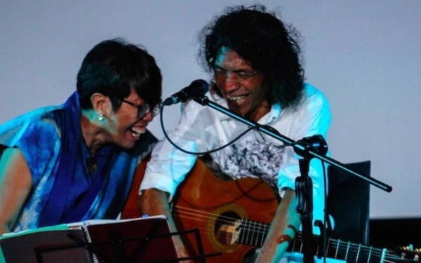 Thumbnail Berita - Sukses dengan Na Willa, Reda Gaudiamo Juga Dikenal Lewat Musikalisasi Puisi, Ini Playlistnya!