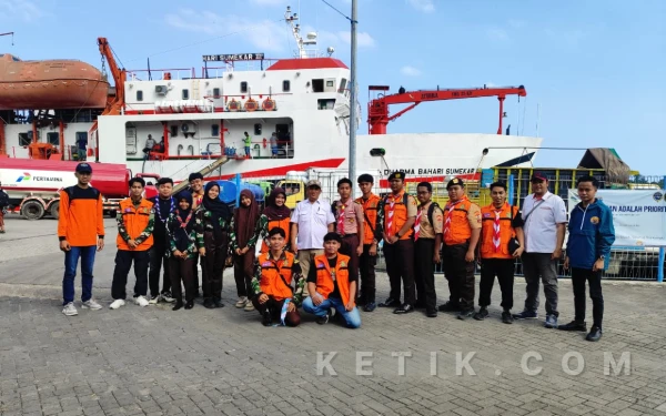 Thumbnail Berita - Relawan Pramuka Sumenep Turun Tangan Layani Pemudik, Wujud Nyata Pengabdian di Momentum Lebaran