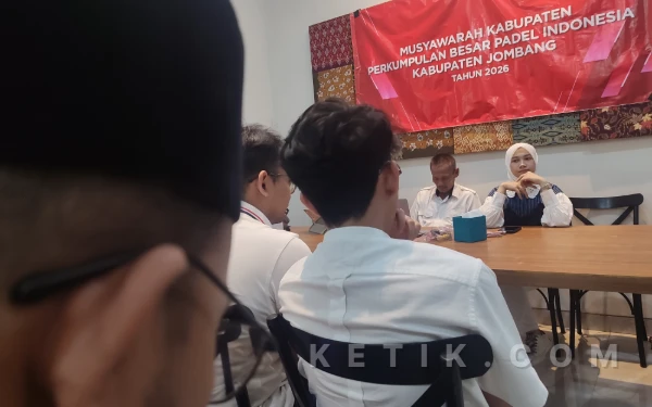 Foto Musyawarah Kabupaten PBPI Jombang menetapkan Novadonna Bilytha Puspythasari sebagai ketua pertama organisasi padel di Jombang. (Foto: Syaiful Arif/Ketik.con)