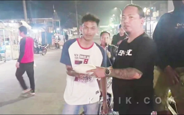 Thumbnail Berita - Ormas 234SC Pemalang Gelar Saur on the Road, Bagikan 300 Kantong Beras untuk Warga