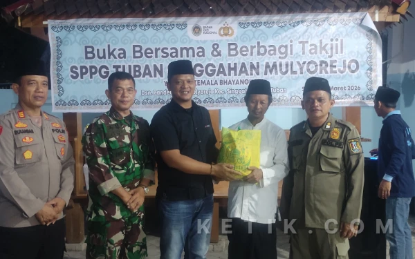 Thumbnail Berita - Wujud Kepedulian di Penghujung Ramadan: SPPG Mulyorejo Tuban Bagikan Ratusan Takjil dan Bingkisan Lebaran