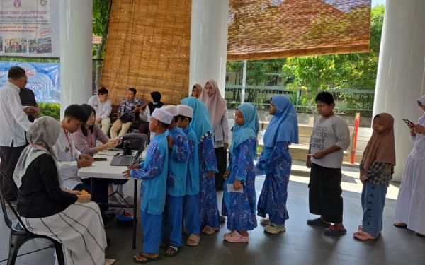 Foto Anak yatim-piatu ikut merasakan berkah  Ramadan dari Surabaya Friendship Community (SFC).