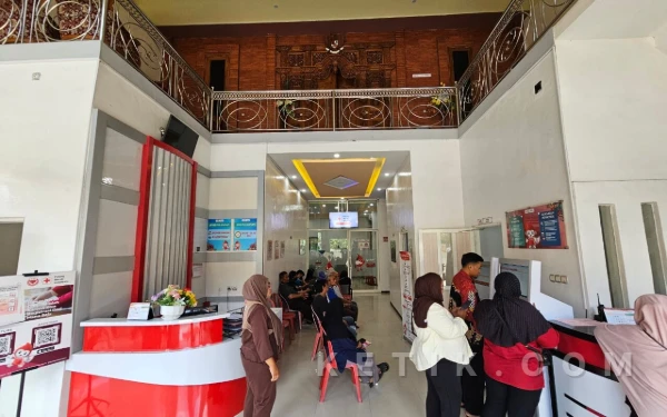 Foto Peserta darah  sedang antri  kantor  Unit Donor Darah ( UDD)  foto  Diskominfo Bojonegoro
