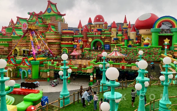 Thumbnail Berita - Bak Negeri Dongeng! Mikutopia Kota Batu Hadirkan Kastil Jamur dan Wahana Seru untuk Keluarga, Tiketnya Cuma Rp40 Ribu untuk 20 Wahana