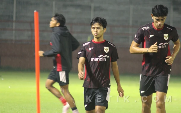 Thumbnail Berita - Profil Ichsas Baihaqi, Pemain Muda Persebaya Siap Tunjukkan Kemampuan di Timnas Indonesia U-20