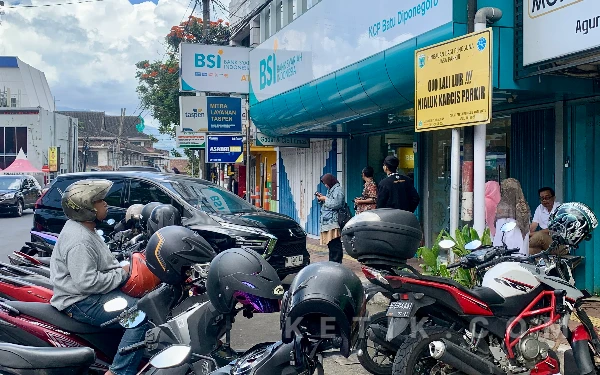 Thumbnail Berita - Antisipasi Getok Parkir saat Lebaran, Dishub Kota Batu Siapkan Pengaduan Parkir Lewat WhatsApp