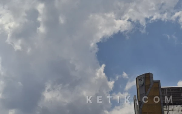 Thumbnail Berita - BMKG: Cuaca Kota Surabaya dan Sidoarjo 17 Maret 2026 Diprakirakan Cerah Berawan