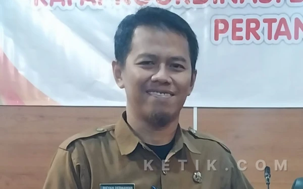 Thumbnail Berita - H-4 Lebaran 2026, Harga Daging di Pasar Rangkasbitung Masih Stabil, Berpotensi Naik