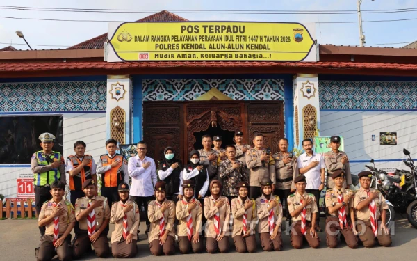 Thumbnail Berita - Pastikan Mudik Aman, Kompolnas Pantau Langsung Kesiapan Operasi Ketupat Candi di Polres Kendal