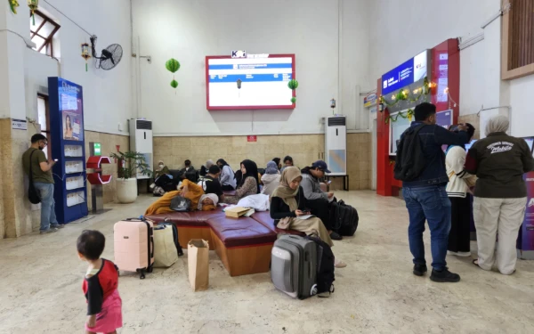 Thumbnail Berita - H-4 Lebaran 2026, Pemudik Mulai Padati Stasiun di Wilayah Malang Raya