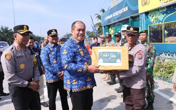 Thumbnail Berita - Pastikan Pengamanan Mudik dan Stok Pangan Bupati Asahan Tinjau Pospam hingga Gudang Bulog