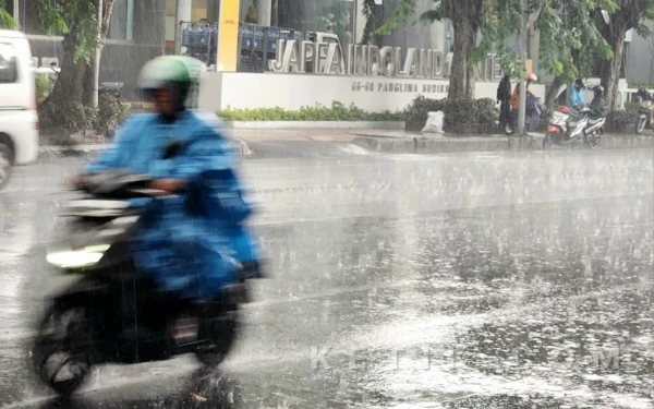 Thumbnail Berita - Prakirakan Cuaca Hari Ini 18 Maret 2026: Kabupaten Sidoarjo dan Mojokerto Hujan Ringan