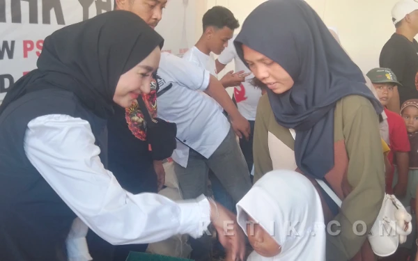 Thumbnail Berita - PSI Berbagi Sembako Kepada Anak Yatim,  Ini Kata Perwakilan DPW Jateng