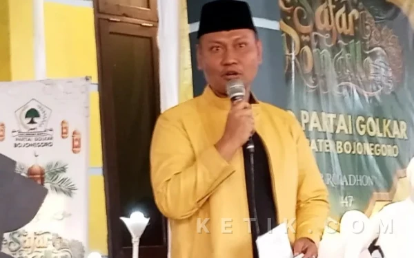 Foto Anggota DPR-RI.   H. Eko Wahyudi  saat memberikan sambutan  menyampaikan paparan di hadapan kader dan undangan lainya. (Foto sukiman ketik.com. )