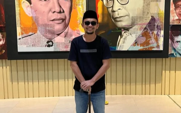 Thumbnail Berita - Tokoh Pemuda Pasbar Tri Tegar Marunduri Kritik Pembelian Mobil Dinas Mewah di Tengah Polemik Gaji PPPK Paruh Waktu