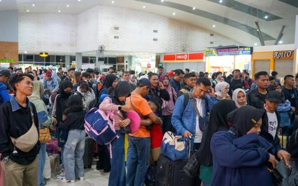 Thumbnail Berita - Arus Mudik 2026 Meningkat, 43 Ribu Orang Sudah Tinggalkan Batam