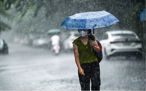 Thumbnail Berita - Prakiraan Cuaca Sabtu 21 Maret 2026: Kota Malang dan Kabupaten Magetan Hujan Ringan, Probolinggo Cerah