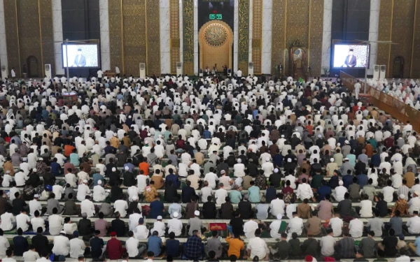 Foto Jemaah Salat Idulfitri di Masjid Al Akbar Surabaya. (Foto: Humas Masjid Al Akbar Surabaya)