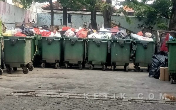 Foto Sampah yang dikemas rapi di Perumahan Candi Lontar, Kecamatan Sambikerep, Surabaya (Foto: Ara for Ketik.com)