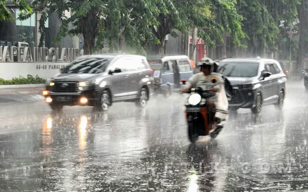 Thumbnail Berita - Kabupaten Madiun dan Magetan Diprediksi Hujan Ringan Hari Ini, Cek Daerahmu Sekarang