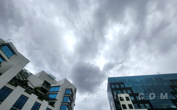 Thumbnail Berita - Prakiraan Cuaca Hari Ini: Kota Pasuruan dan Mojokerto Diprediksi Berawan