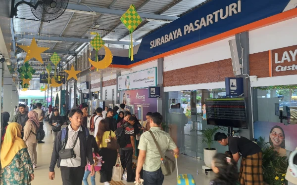 Thumbnail Berita - Libur Lebaran Hampir Usai, KAI Daop 8 Surabaya Prediksi Puncak Arus Balik Terjadi 24 Maret 2026