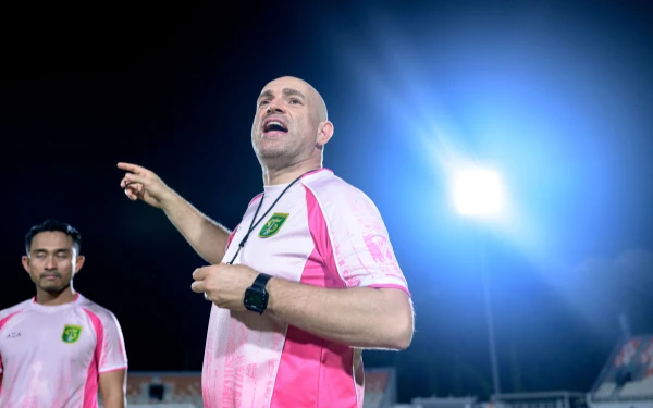 Thumbnail Berita - Libur Selesai Persebaya Kembali Berlatih, Bernado Tavares Sebut Fisik Pemain Terjaga