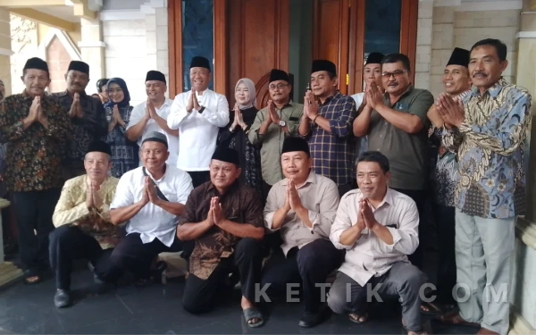 Thumbnail Berita - Hangat dan Tanpa Sekat, Bupati Tulungagung Gelar Open House di Desa Gandong