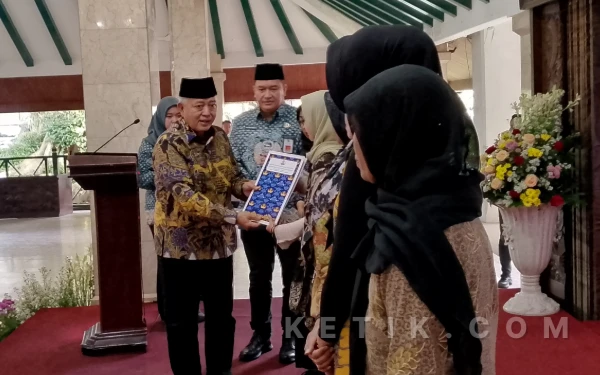 Thumbnail Berita - ‎Hari Pertama Kerja, Bupati Malang-Wabup Awali dengan Pengajian Idulfitri serta Salurkan Santunan