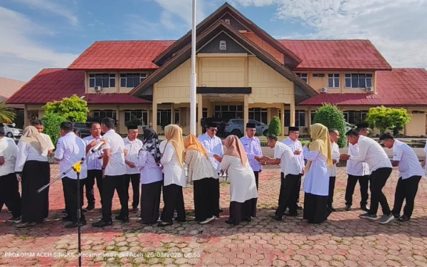 Thumbnail Berita - Pimpin Apel Perdana Pasca-Lebaran, Bupati Aceh Singkil Kecewa Banyak ASN dan P3K Mangkir