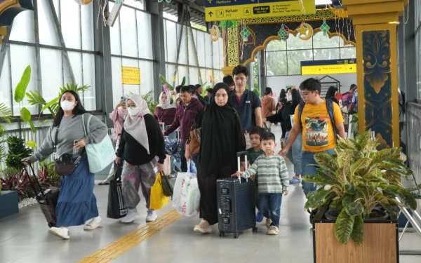 Thumbnail Berita - Arus Balik Masih Tinggi, 125 Ribu Penumpang Padati Stasiun di Malang Raya