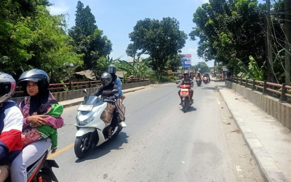 Thumbnail Berita - Arus Balik Lebaran 2026 Mulai Terlihat di Rangkasbitung, Kendaraan Padati Bypass Soekarno-Hatta