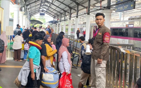 Thumbnail Berita - KAI Daop 8 Surabaya, Siapkan Ribuan Tiket Promo di Tengah Padatnya Arus Balik Lebaran 2026